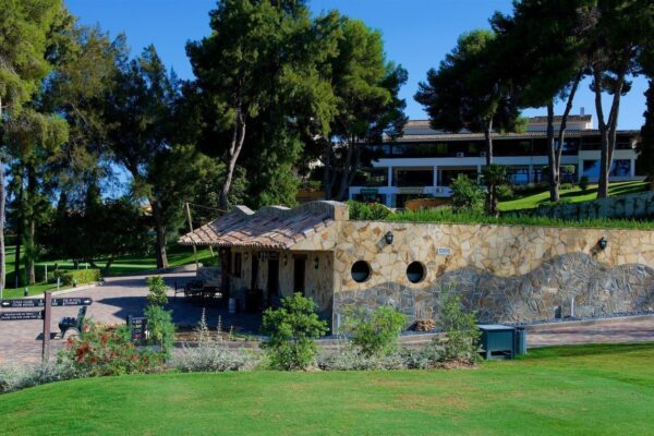 Kiosk, 1st tee, club house (1)